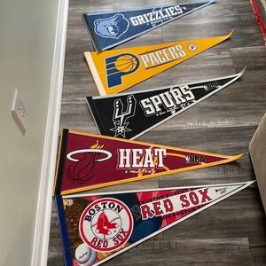 5 Pennant Lot